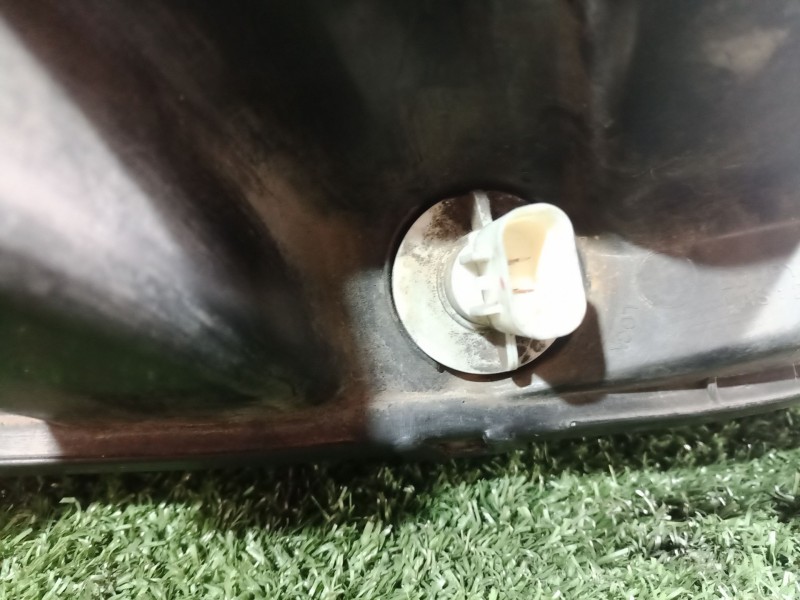 Recambio de faro izquierdo para kia sorento i (jc) 2.5 crdi referencia OEM IAM   