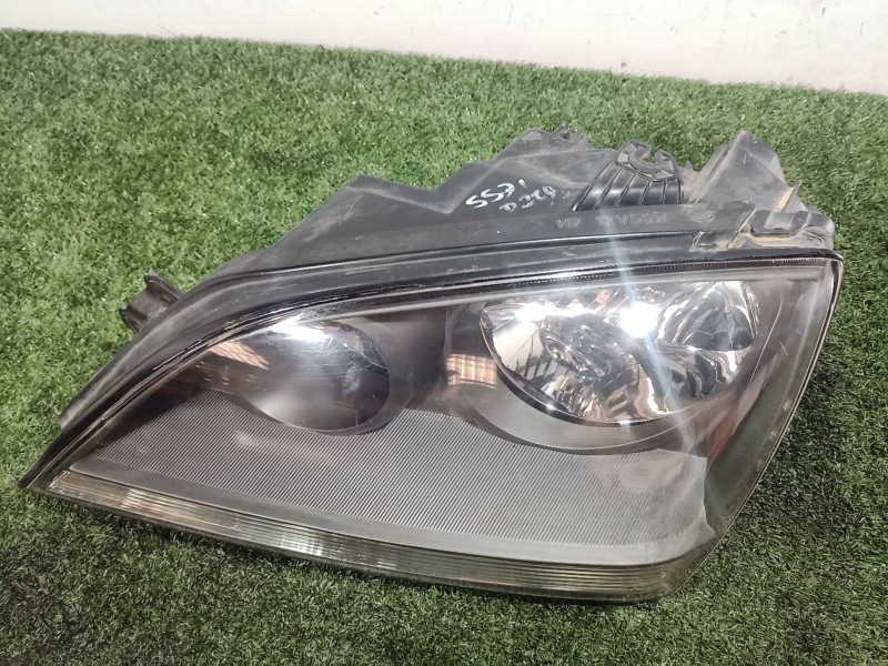 Recambio de faro izquierdo para kia sorento i (jc) 2.5 crdi referencia OEM IAM   