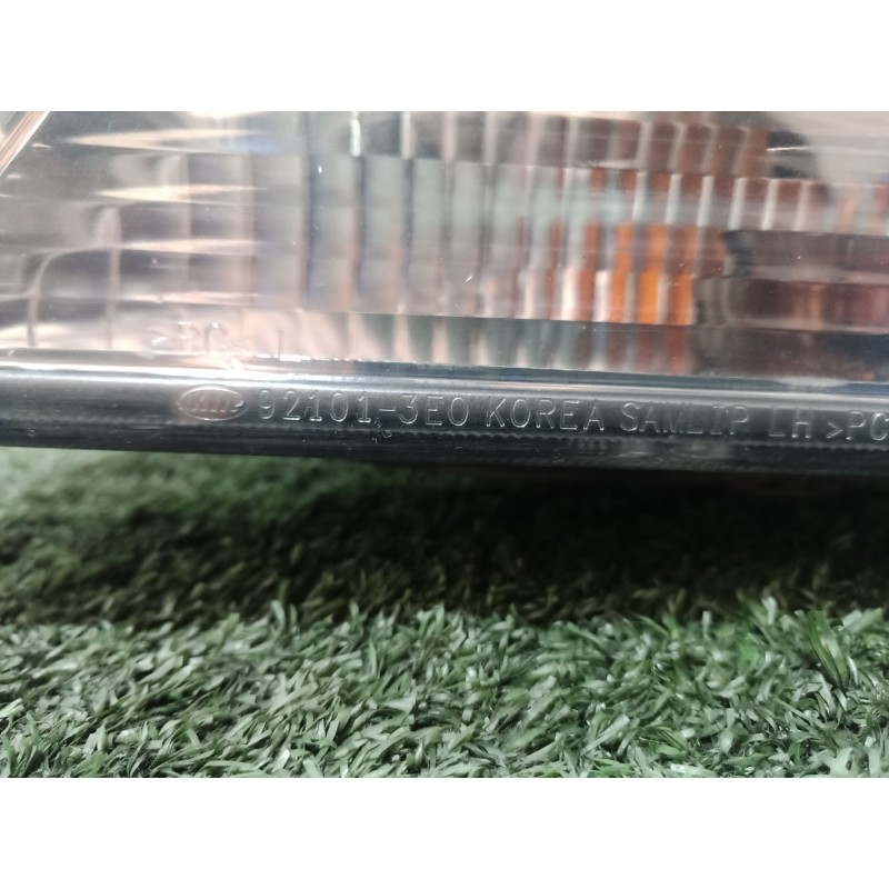 Recambio de faro izquierdo para kia sorento i (jc) 2.5 crdi referencia OEM IAM   