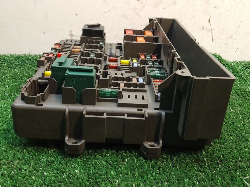 Recambio de caja reles / fusibles para bmw 1 (e81) 120 d referencia OEM IAM 911944603 106887 08539491030101