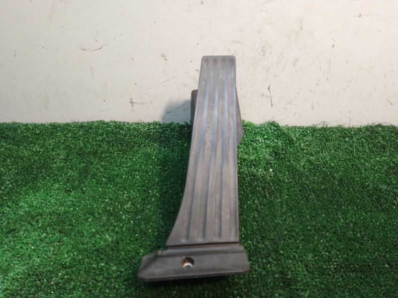 Recambio de pedal acelerador para bmw 1 (e81) 120 d referencia OEM IAM 35426786589 6PV00937920 12037310