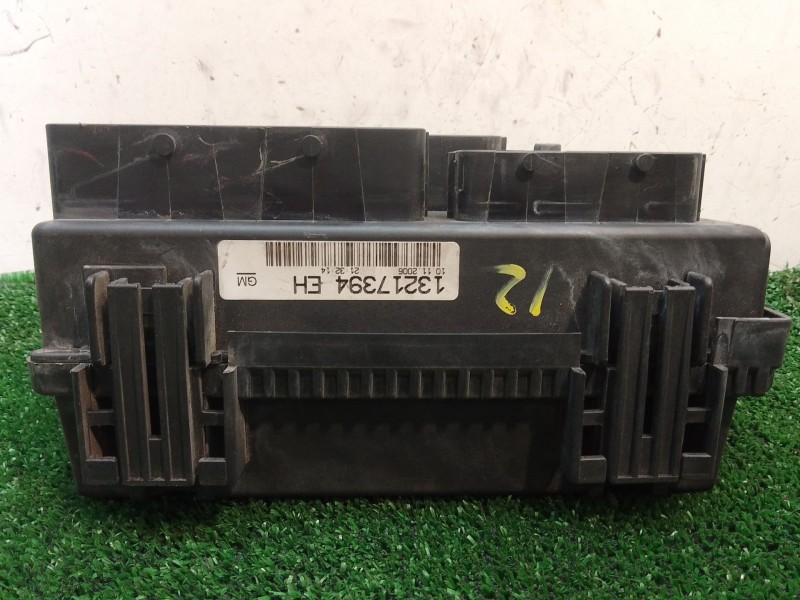 Recambio de caja reles / fusibles para opel corsa d cmon referencia OEM IAM 13217394EH 13217394EH 13217394EH