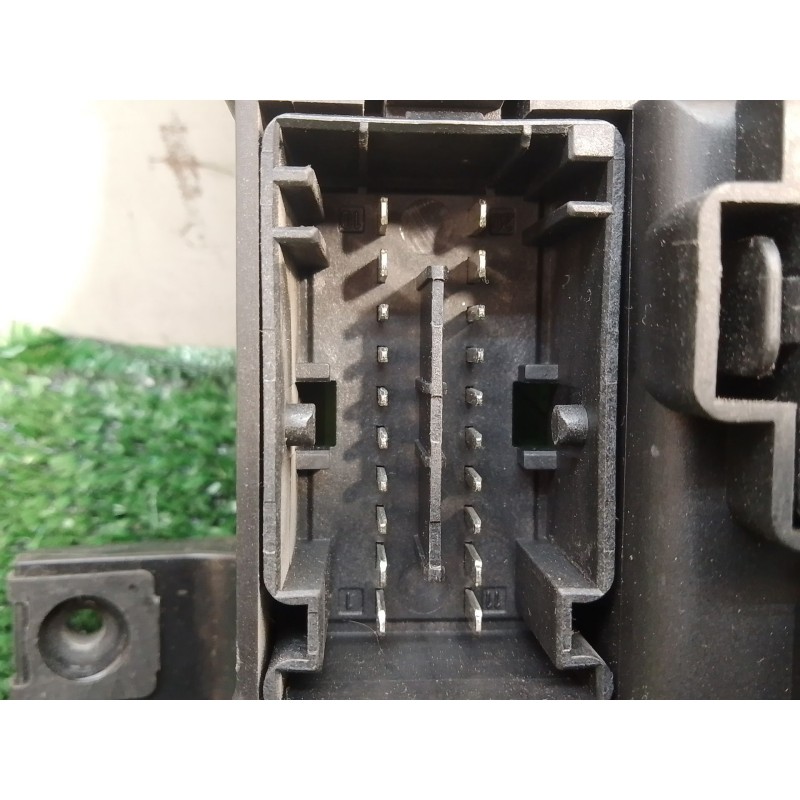 Recambio de caja reles / fusibles para opel corsa d cmon referencia OEM IAM 13142241 28084929 000292540