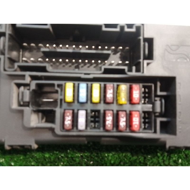 Recambio de caja reles / fusibles para opel corsa d cmon referencia OEM IAM 13142241 28084929 000292540