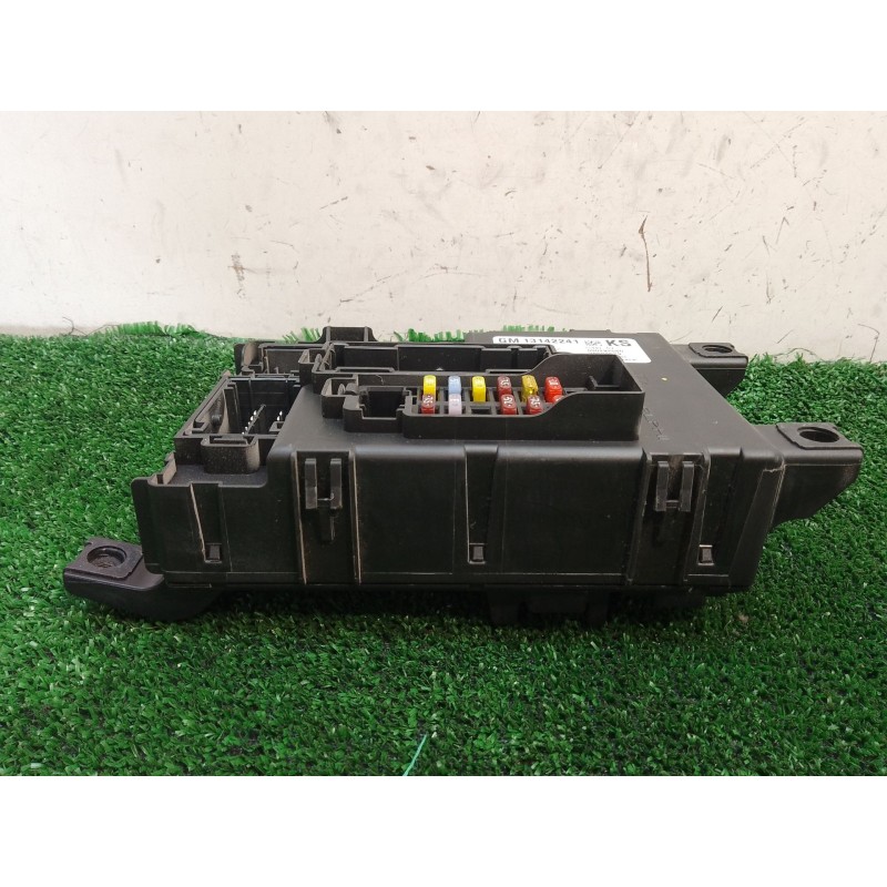 Recambio de caja reles / fusibles para opel corsa d cmon referencia OEM IAM 13142241 28084929 000292540