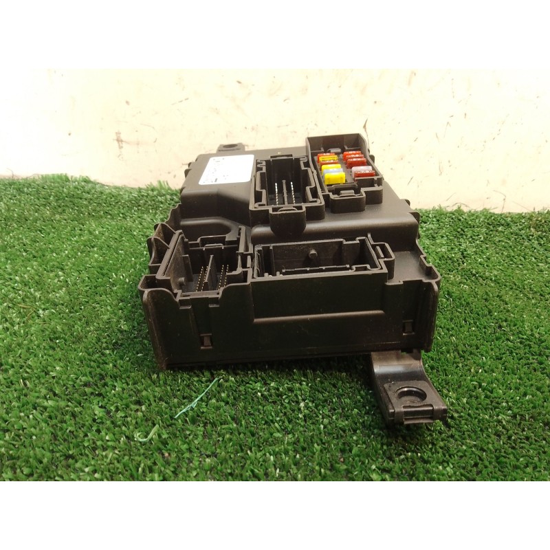 Recambio de caja reles / fusibles para opel corsa d cmon referencia OEM IAM 13142241 28084929 000292540