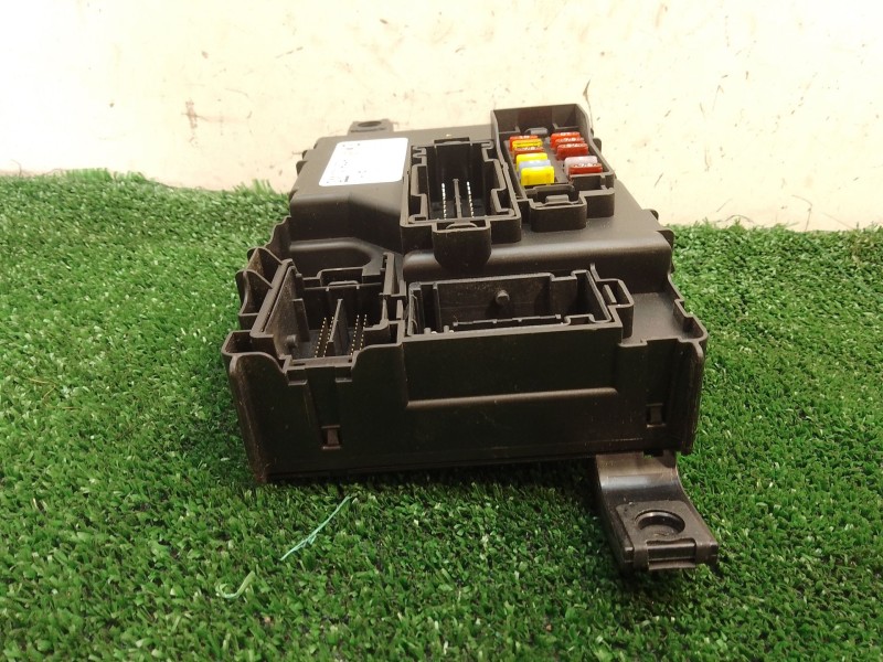 Recambio de caja reles / fusibles para opel corsa d cmon referencia OEM IAM 13142241 28084929 000292540