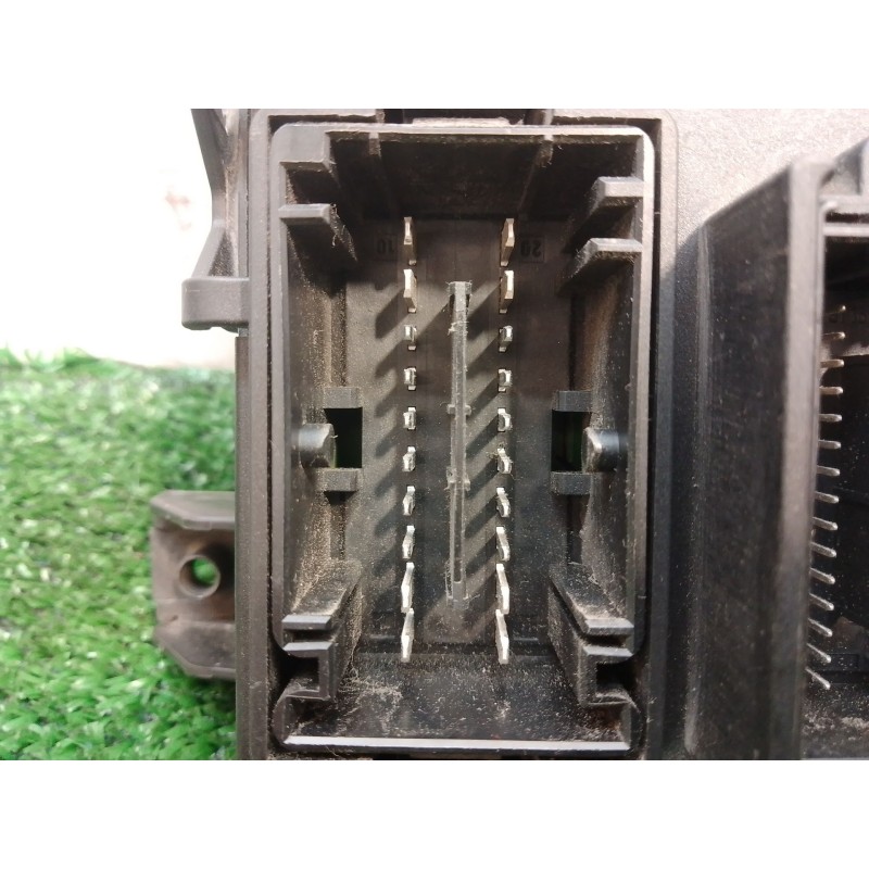 Recambio de caja reles / fusibles para opel corsa d cmon referencia OEM IAM 13142241 28084929 000292540