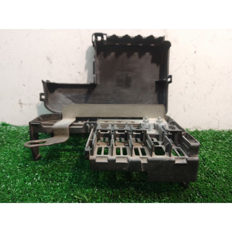 Recambio de caja reles / fusibles para opel corsa d cmon referencia OEM IAM 17184341 17184351 ZSB1718442