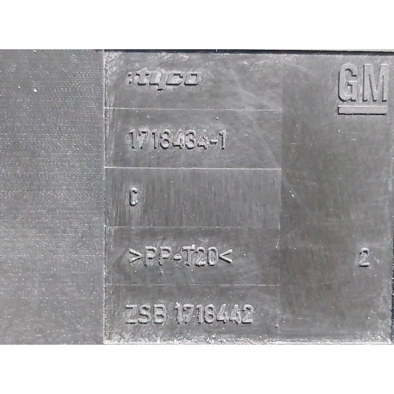 Recambio de caja reles / fusibles para opel corsa d cmon referencia OEM IAM 17184341 17184351 ZSB1718442