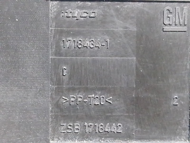 Recambio de caja reles / fusibles para opel corsa d cmon referencia OEM IAM 17184341 17184351 ZSB1718442