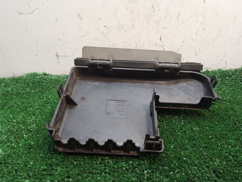Recambio de caja reles / fusibles para opel corsa d cmon referencia OEM IAM 17184341 17184351 ZSB1718442