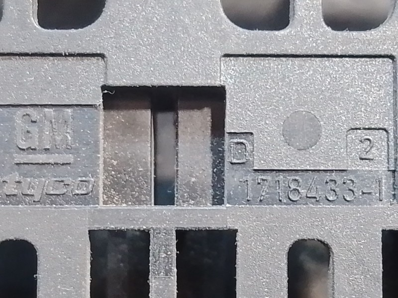 Recambio de caja reles / fusibles para opel corsa d cmon referencia OEM IAM 17184341 17184351 ZSB1718442