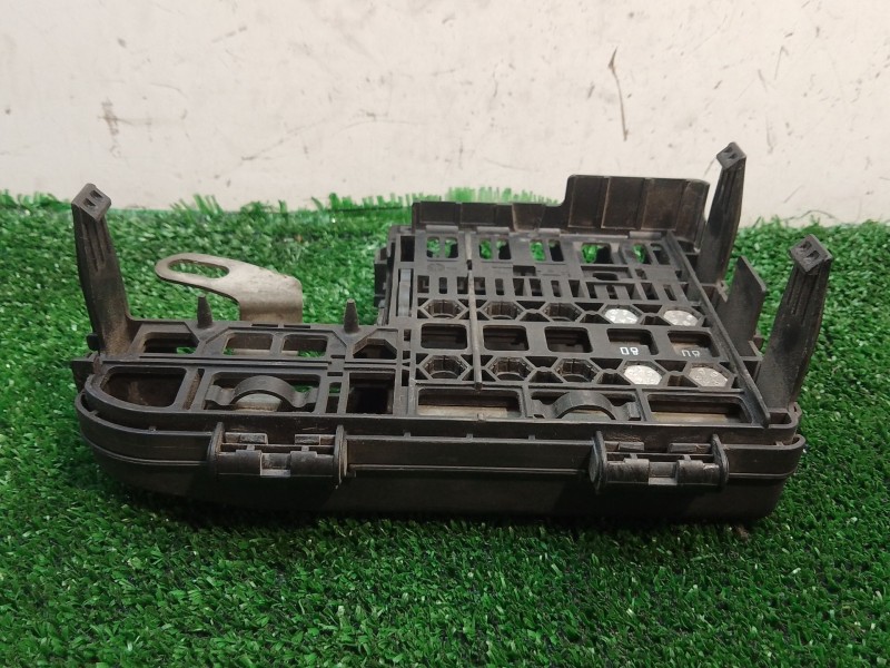 Recambio de caja reles / fusibles para opel corsa d cmon referencia OEM IAM 17184341 17184351 ZSB1718442