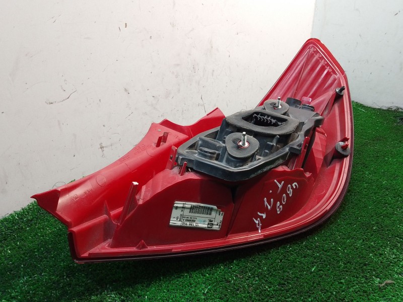 Recambio de piloto trasero izquierdo para opel corsa d cmon referencia OEM IAM 13186350 368158932 89038960A