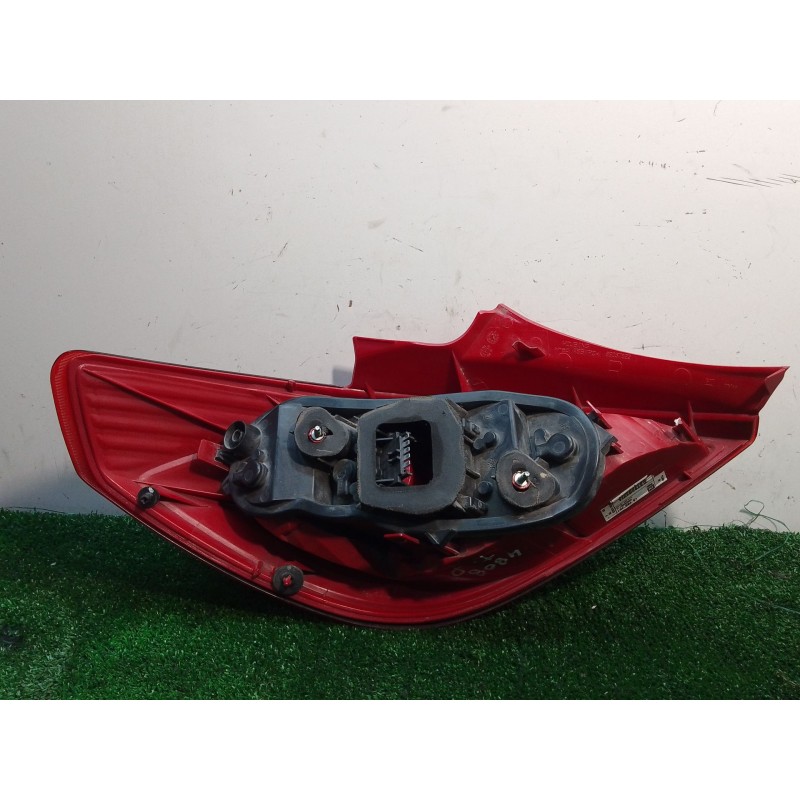 Recambio de piloto trasero derecho para opel corsa d cmon referencia OEM IAM 13186351 368158932 89038961A