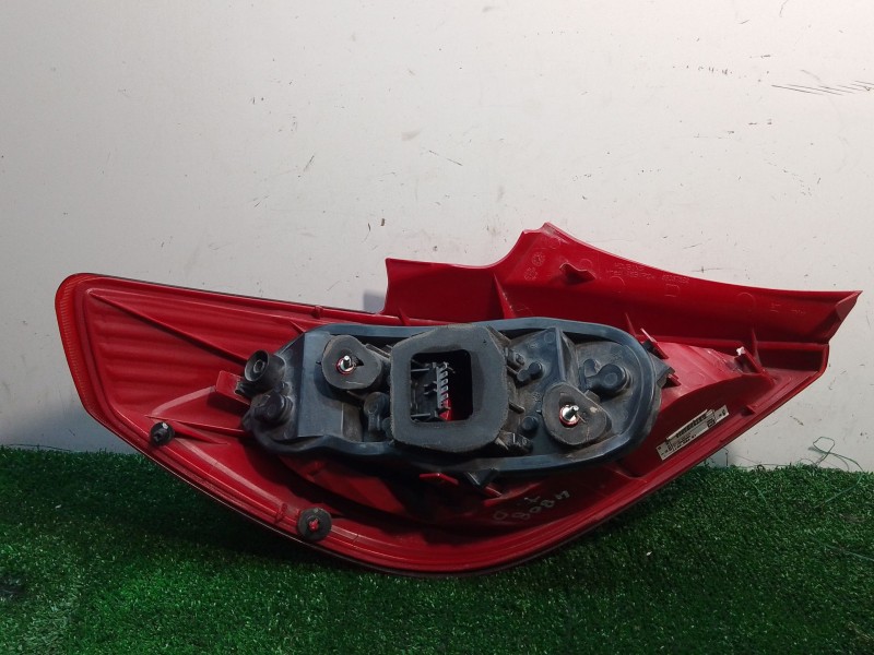 Recambio de piloto trasero derecho para opel corsa d cmon referencia OEM IAM 13186351 368158932 89038961A