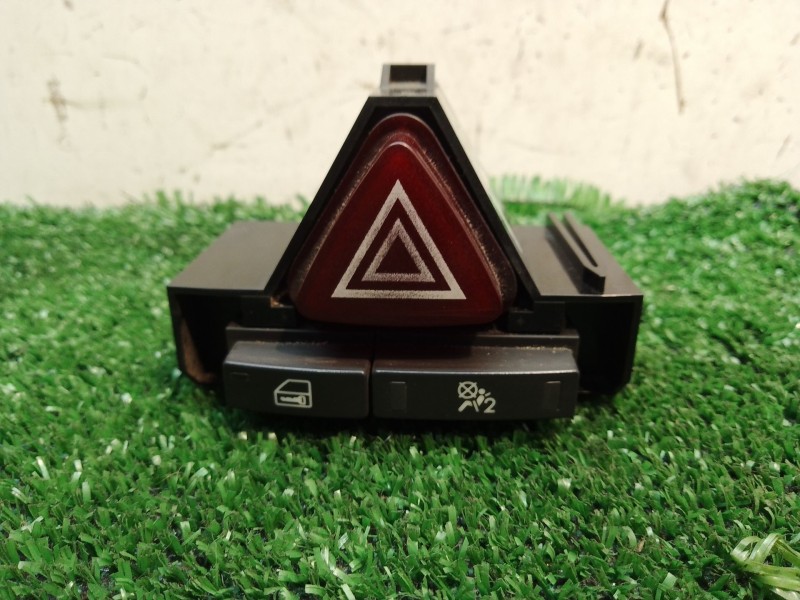 Recambio de warning para opel corsa d cmon referencia OEM IAM 13189529 13189529 28567833