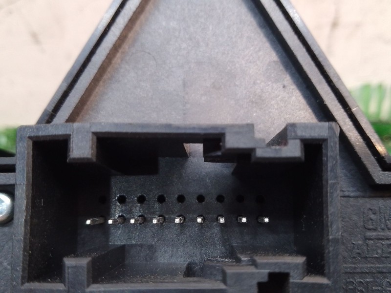 Recambio de warning para opel corsa d cmon referencia OEM IAM 13189529 13189529 28567833