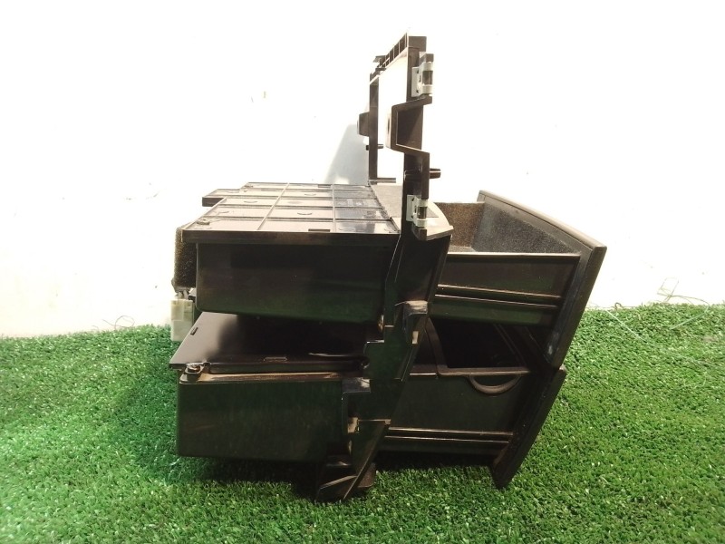 Recambio de cenicero para kia sorento i (jc) 2.5 crdi referencia OEM IAM 845703E000 845503E000 845503E000