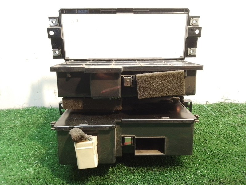 Recambio de cenicero para kia sorento i (jc) 2.5 crdi referencia OEM IAM 845703E000 845503E000 845503E000