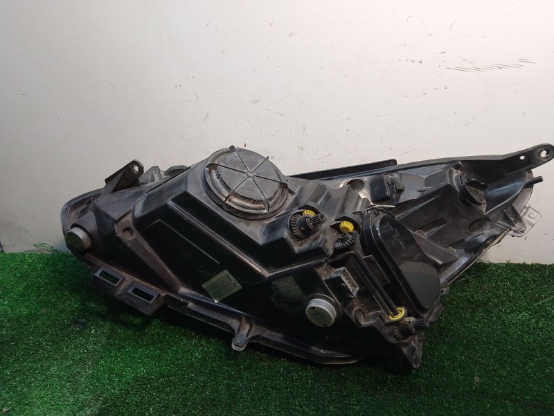 Recambio de faro derecho para opel corsa d cmon referencia OEM IAM 13186382 563964584 89313300
