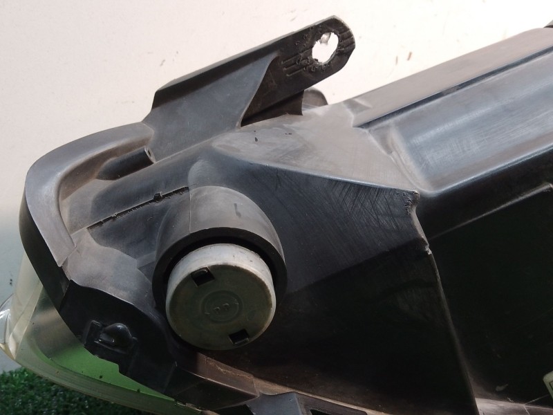 Recambio de faro derecho para opel corsa d cmon referencia OEM IAM 13186382 563964584 89313300