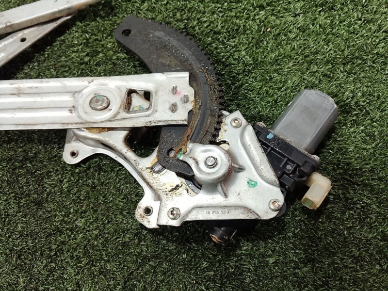 Recambio de elevalunas delantero derecho para nissan micra iv (k13k, k13kk) 1.2 referencia OEM IAM   