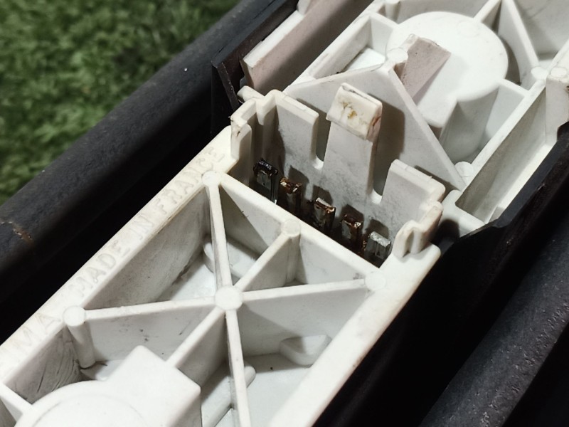 Recambio de piloto trasero izquierdo para renault rapid/express (f40) 1.4 referencia OEM IAM   