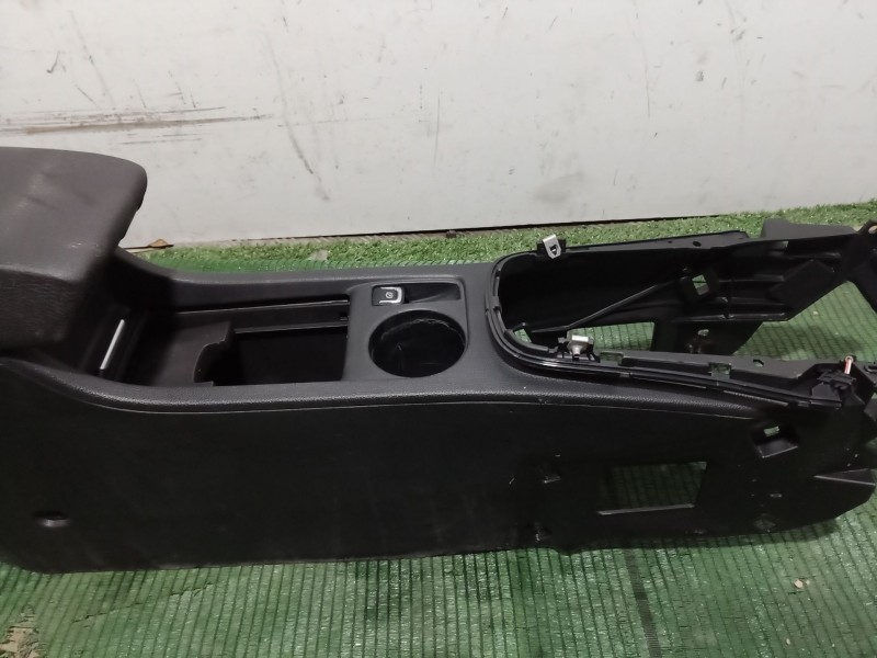 Recambio de consola central trasera para opel astra j gtc 1.7 cdti (08) referencia OEM IAM 13258342 13258342 13258342