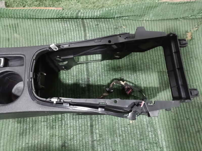 Recambio de consola central trasera para opel astra j gtc 1.7 cdti (08) referencia OEM IAM 13258342 13258342 13258342