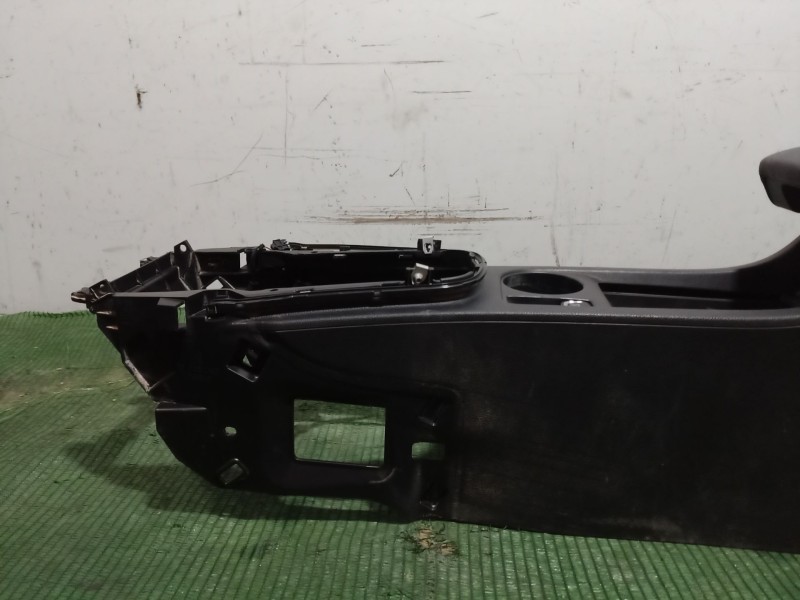 Recambio de consola central trasera para opel astra j gtc 1.7 cdti (08) referencia OEM IAM 13258342 13258342 13258342
