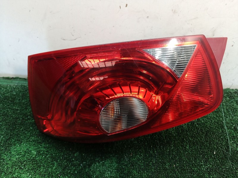 Recambio de piloto trasero derecho para seat ibiza iv (6j5, 6p1) 1.4 referencia OEM IAM   