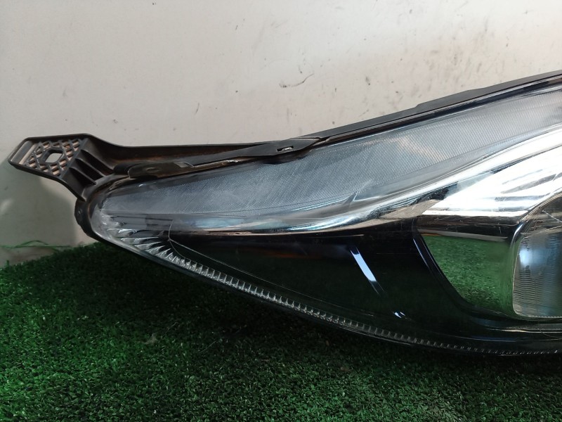 Recambio de faro delantero para ford fiesta vi (cb1, ccn) 1.25 referencia OEM IAM   