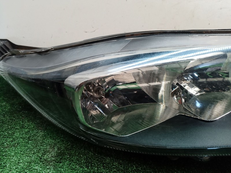 Recambio de faro delantero para ford fiesta vi (cb1, ccn) 1.25 referencia OEM IAM   