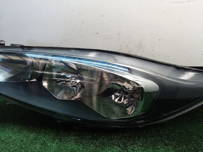 Recambio de faro izquierdo para ford fiesta vi (cb1, ccn) 1.25 referencia OEM IAM   