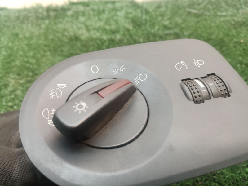 Recambio de mando luces para seat ibiza iv (6j5, 6p1) 1.4 referencia OEM IAM 6J1941531A 6J1941531A 6J1941531A