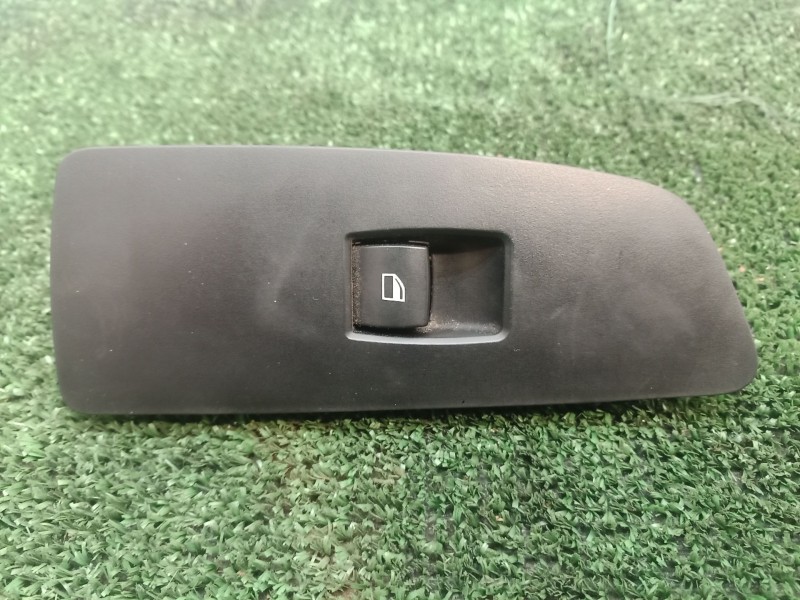 Recambio de mando elevalunas delantero derecho para bmw 1 (e81) 120 d referencia OEM IAM 159798003 159798003 159798003