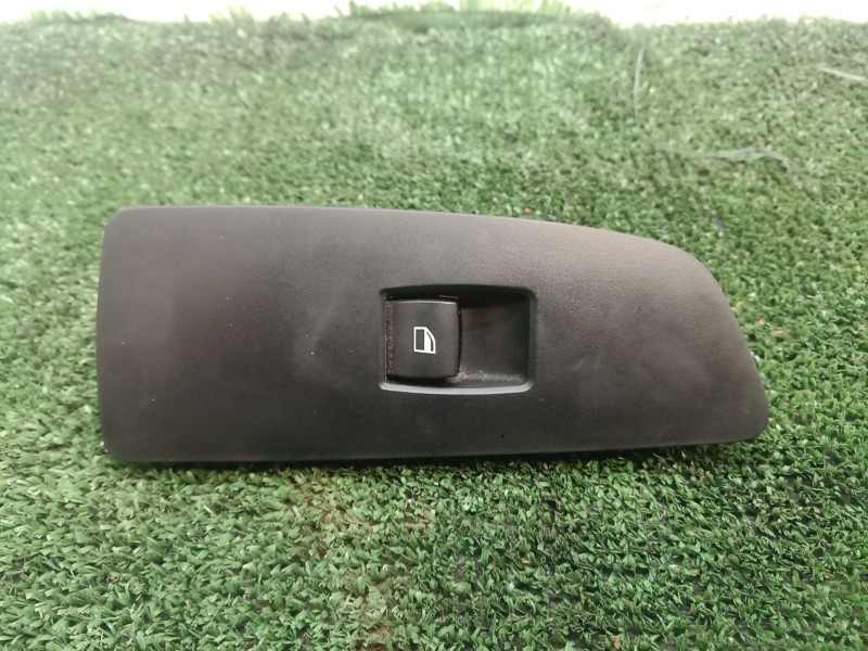 Recambio de mando elevalunas delantero derecho para bmw 1 (e81) 120 d referencia OEM IAM 159798003 159798003 159798003