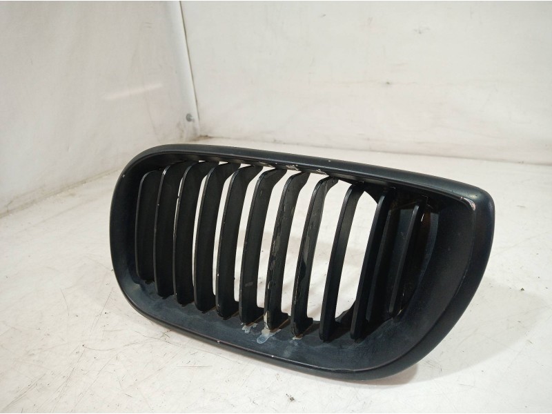 Recambio de rejilla paragolpes izquierda para bmw serie 3 touring (e46) 330xi referencia OEM IAM 511370305490 511370305490 51137