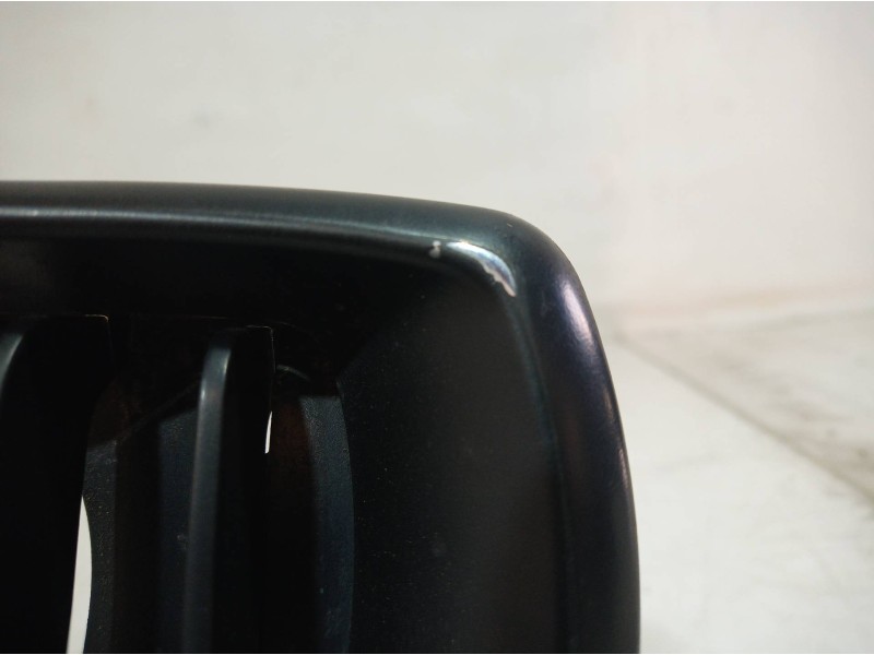 Recambio de rejilla paragolpes izquierda para bmw serie 3 touring (e46) 330xi referencia OEM IAM 511370305490 511370305490 51137