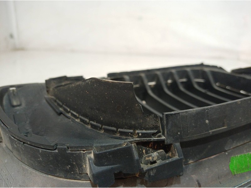 Recambio de rejilla paragolpes izquierda para bmw serie 3 touring (e46) 330xi referencia OEM IAM 511370305490 511370305490 51137
