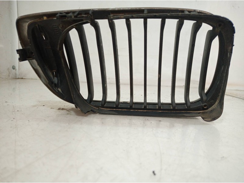 Recambio de rejilla paragolpes izquierda para bmw serie 3 touring (e46) 330xi referencia OEM IAM 511370305490 511370305490 51137