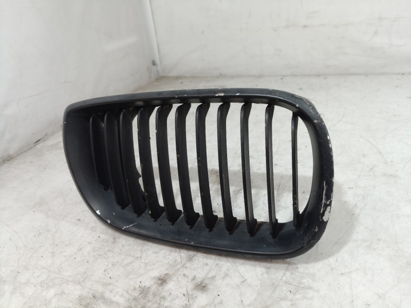 Recambio de rejilla paragolpes derecha para bmw serie 3 touring (e46) 330xi referencia OEM IAM 511370305500 511370305500 5113703