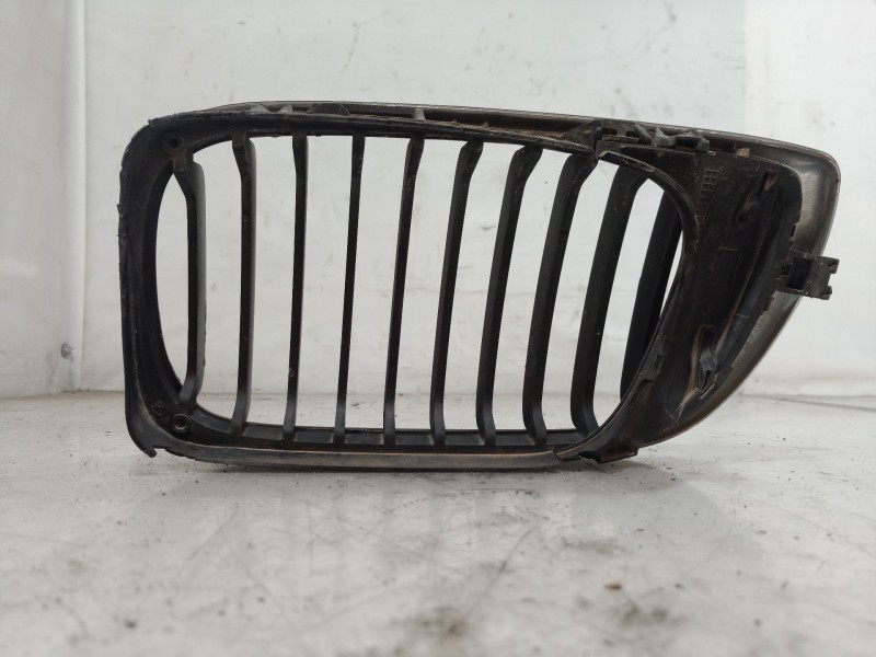 Recambio de rejilla paragolpes derecha para bmw serie 3 touring (e46) 330xi referencia OEM IAM 511370305500 511370305500 5113703