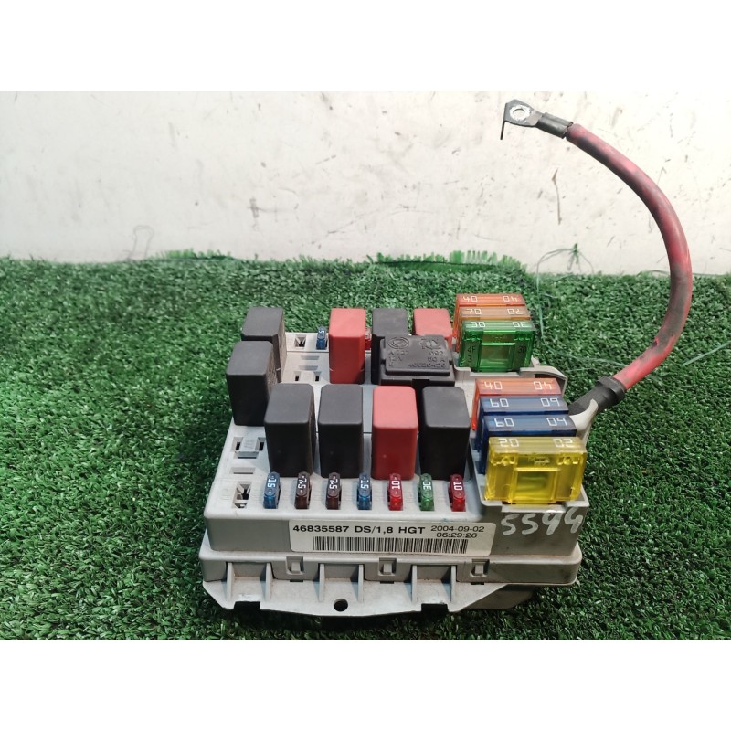 Recambio de caja reles / fusibles para fiat punto (188_) 1.3 jtd 16v referencia OEM IAM   