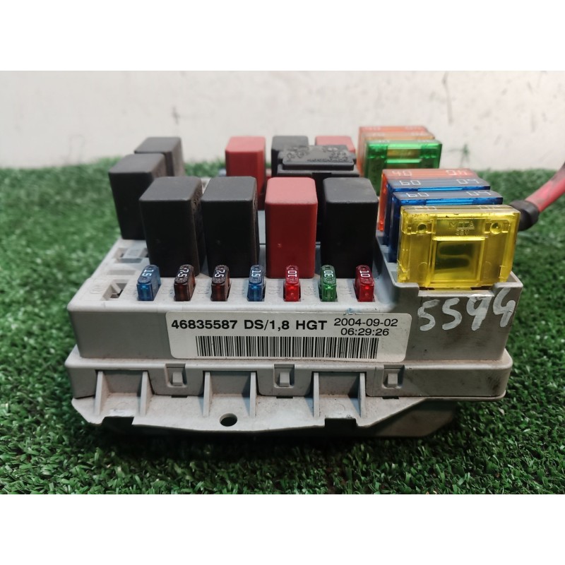 Recambio de caja reles / fusibles para fiat punto (188_) 1.3 jtd 16v referencia OEM IAM   