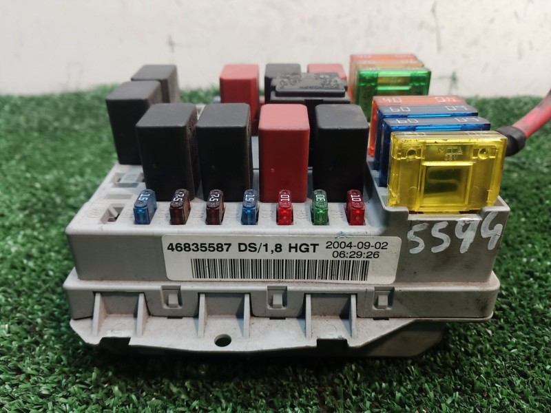 Recambio de caja reles / fusibles para fiat punto (188_) 1.3 jtd 16v referencia OEM IAM   