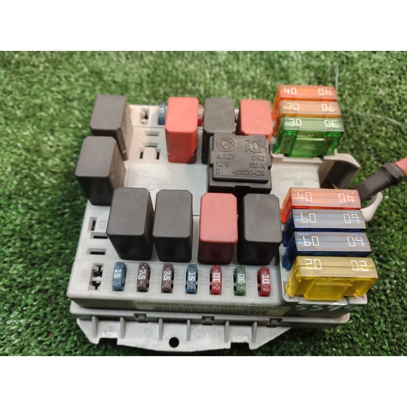 Recambio de caja reles / fusibles para fiat punto (188_) 1.3 jtd 16v referencia OEM IAM   