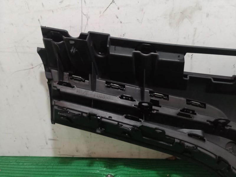 Recambio de rejilla delantera para renault kangoo express (fw0/1_) 1.5 dci 90 (fw0g, fw05, fw08, fw11) referencia OEM IAM   